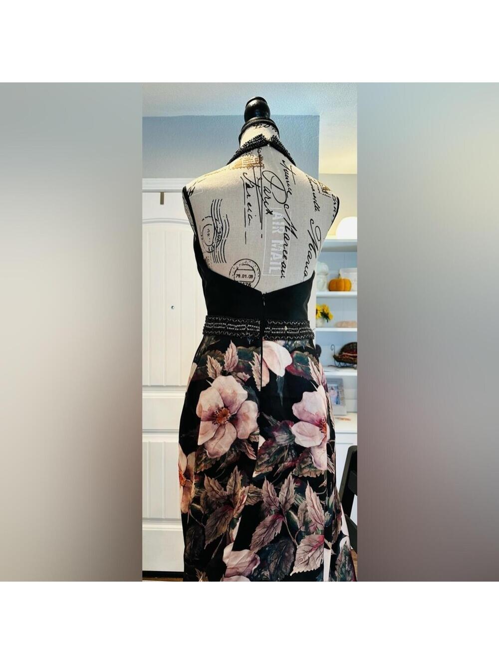 Chic Floral A-Line Party Dress in Black and Pink - Picture 10 of 14